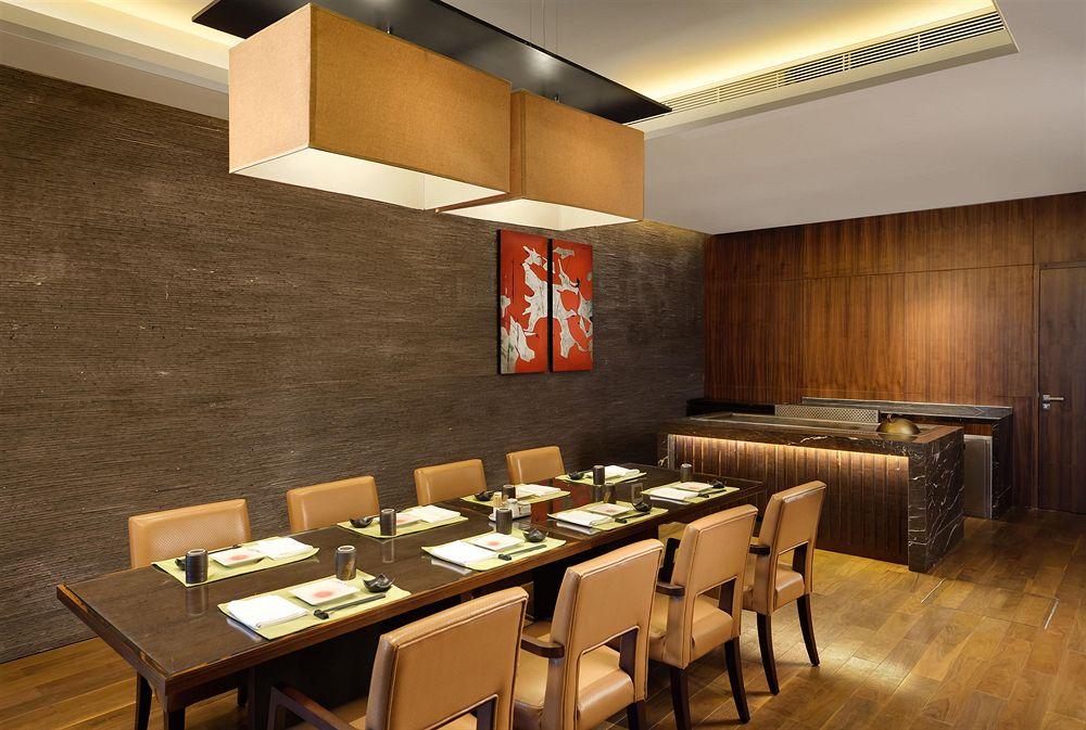 Sheraton Changchun Jingyuetan Hotel Exterior photo