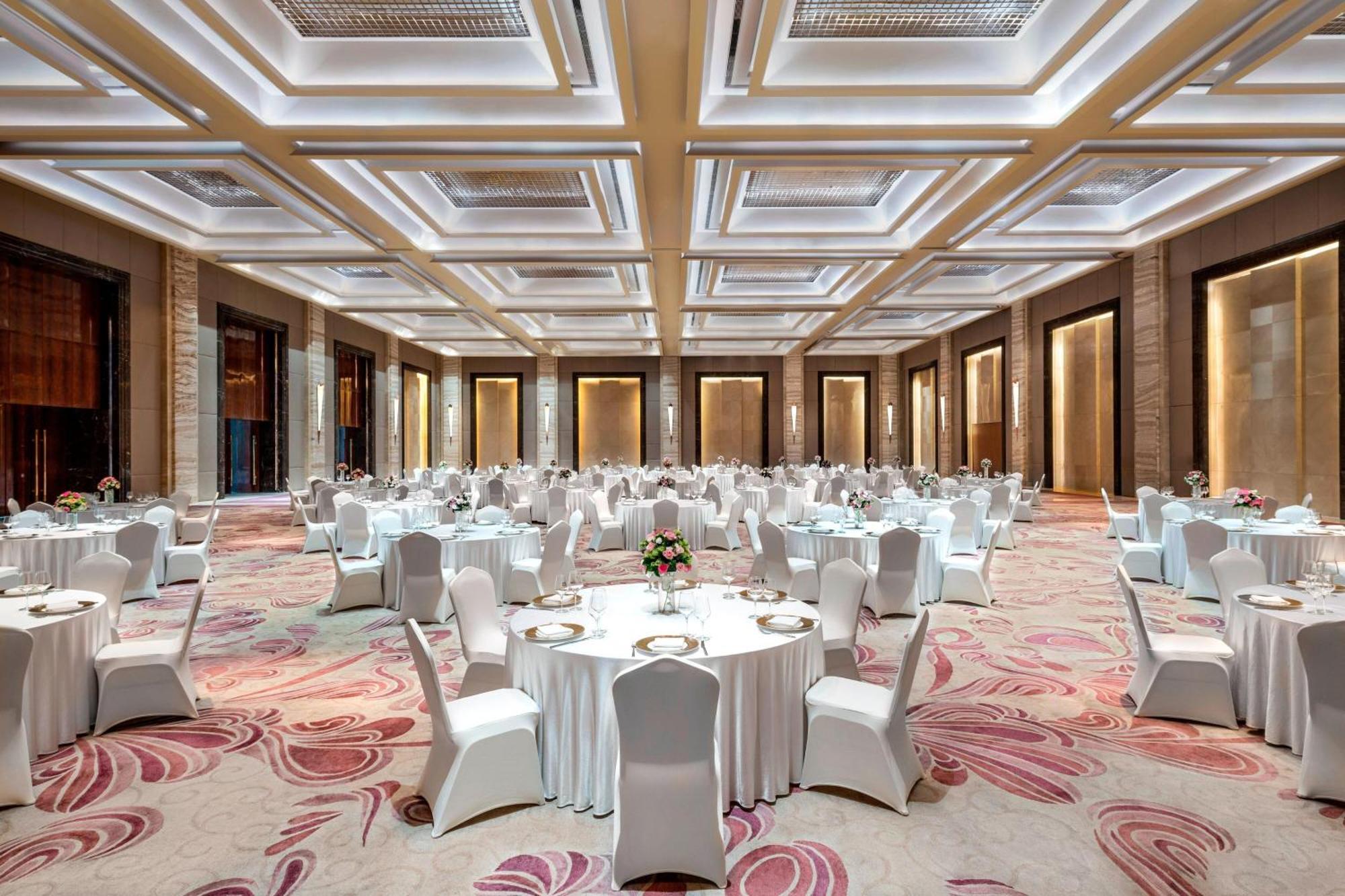 Sheraton Changchun Jingyuetan Hotel Exterior photo