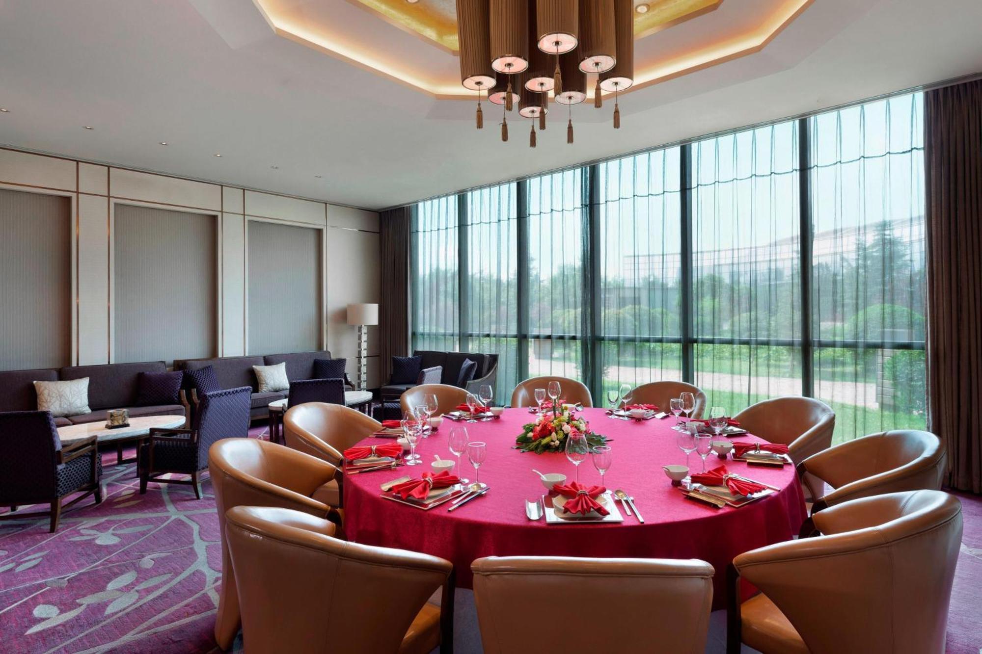 Sheraton Changchun Jingyuetan Hotel Exterior photo