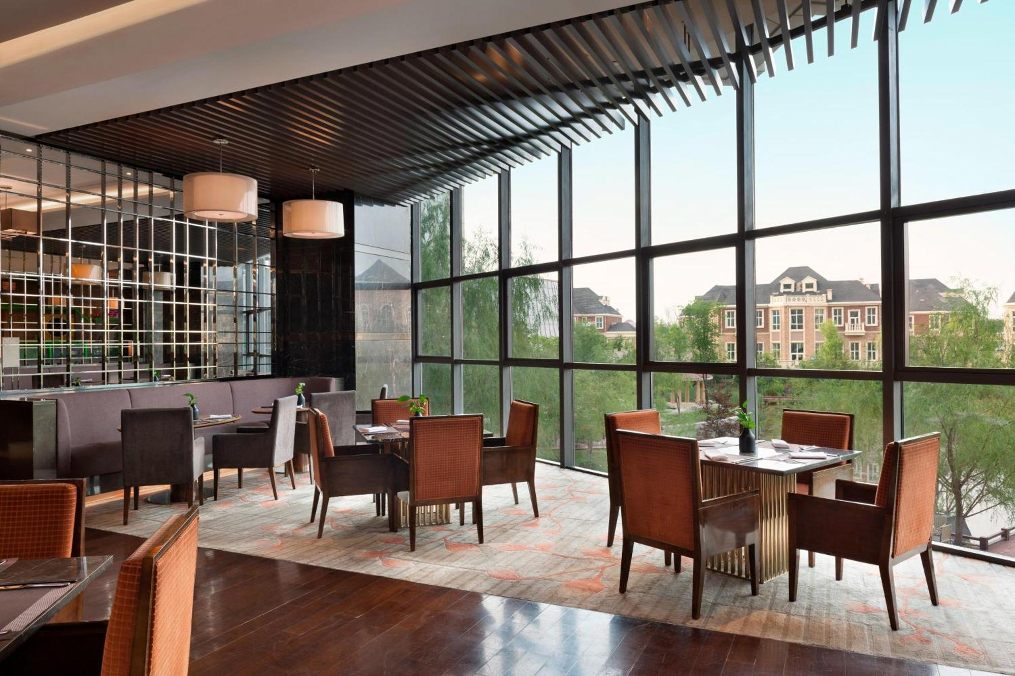 Sheraton Changchun Jingyuetan Hotel Exterior photo