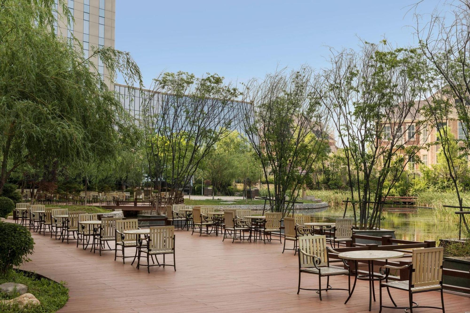 Sheraton Changchun Jingyuetan Hotel Exterior photo