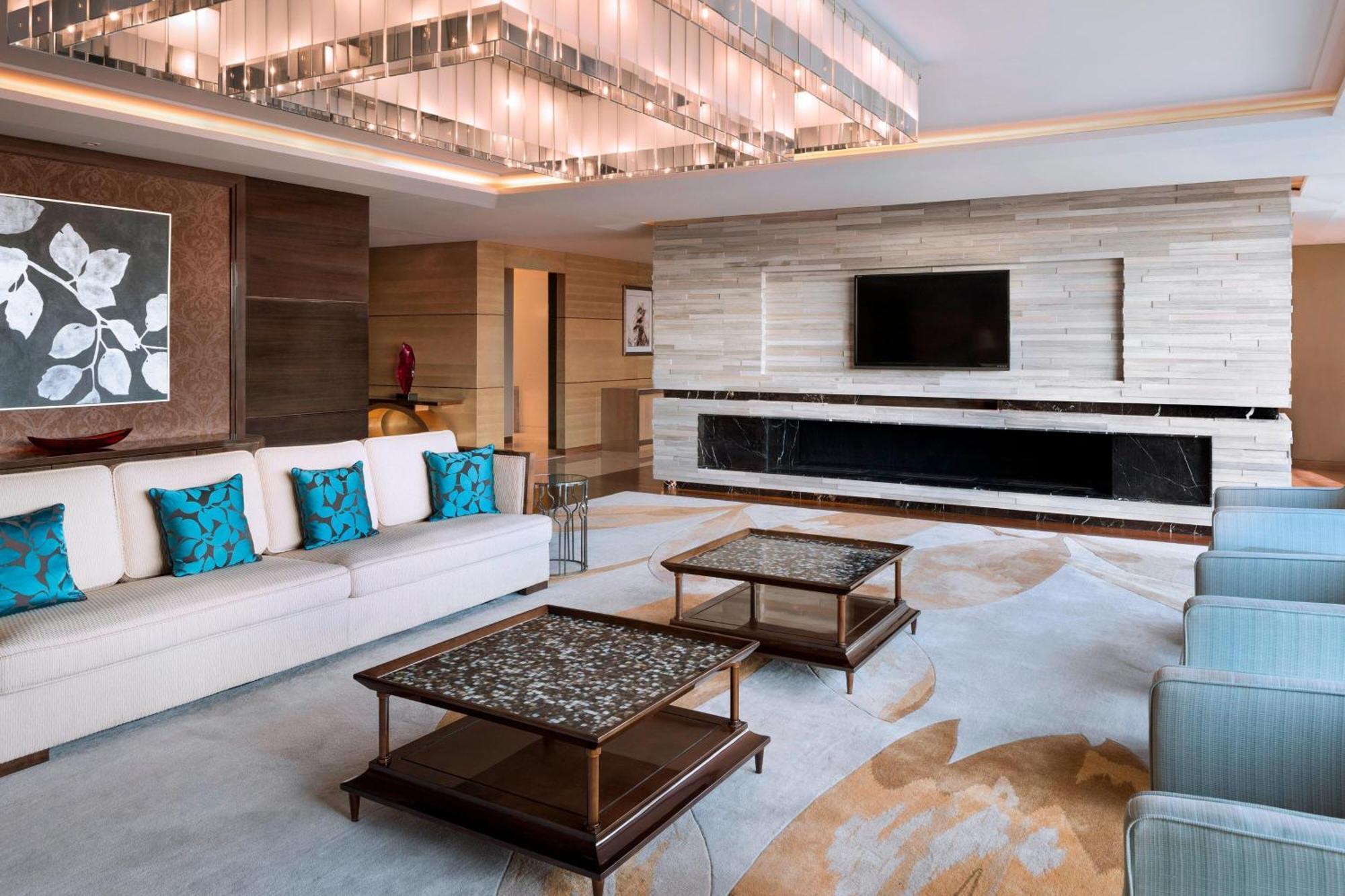 Sheraton Changchun Jingyuetan Hotel Exterior photo
