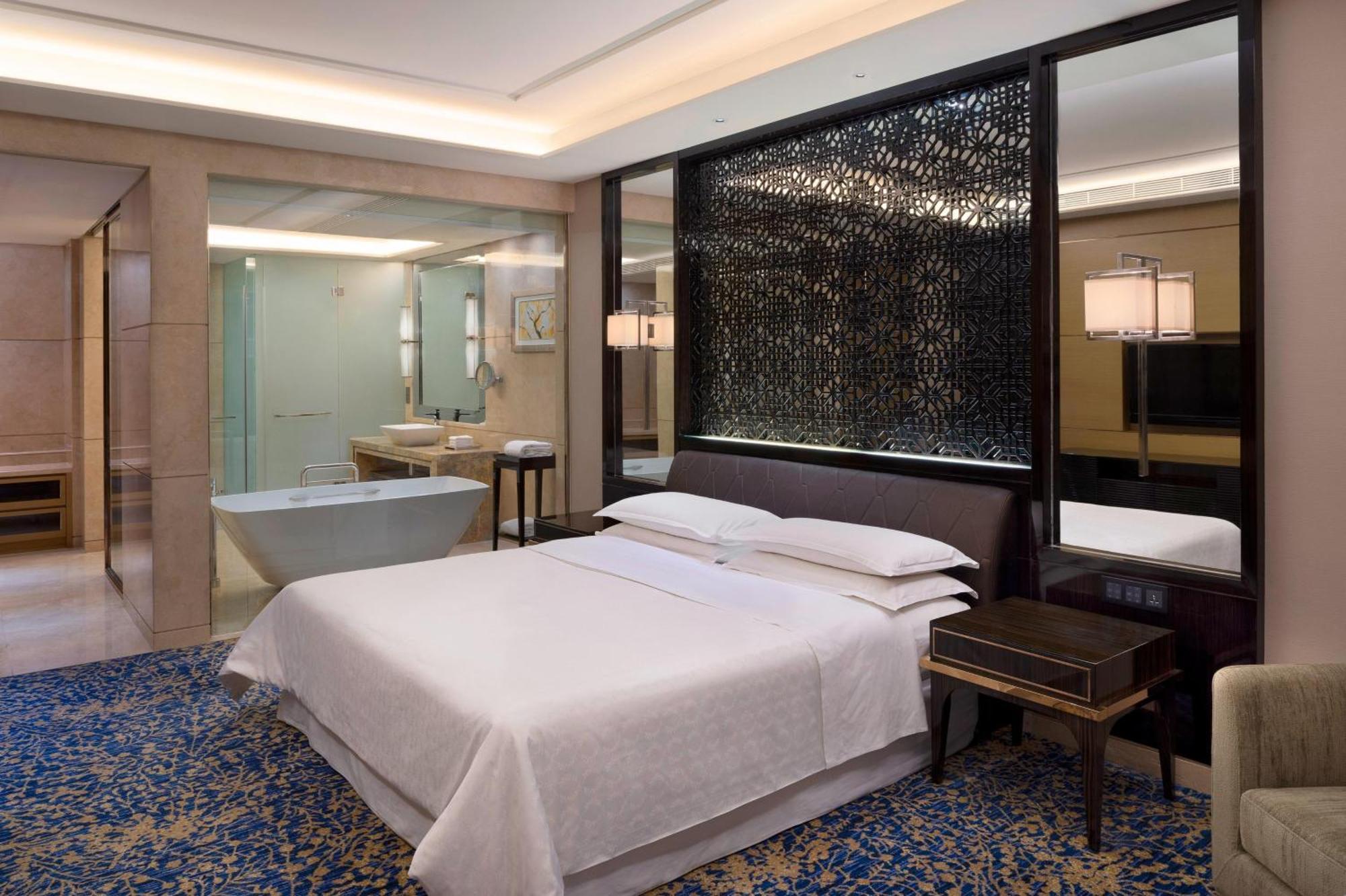 Sheraton Changchun Jingyuetan Hotel Exterior photo