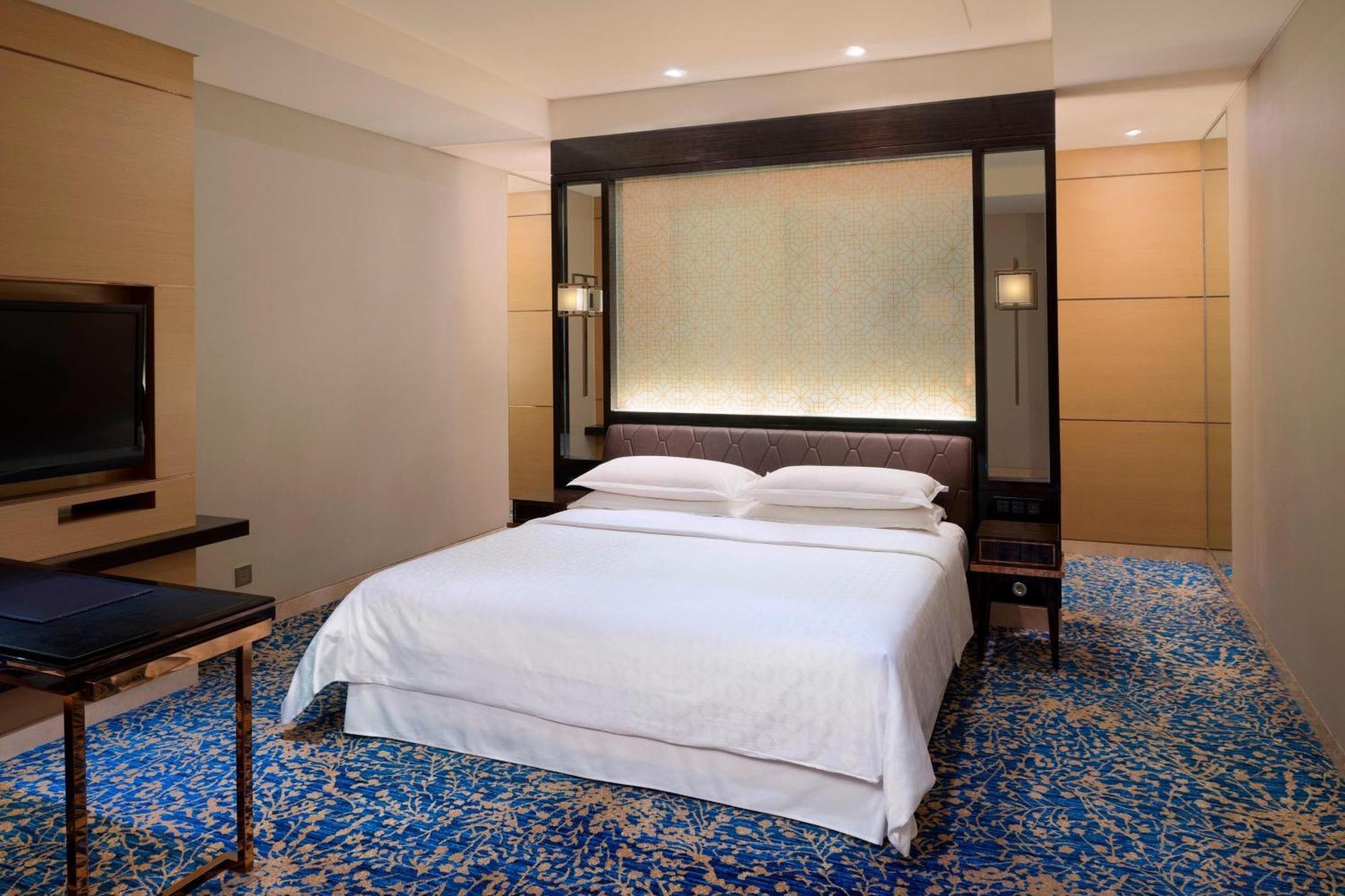 Sheraton Changchun Jingyuetan Hotel Exterior photo