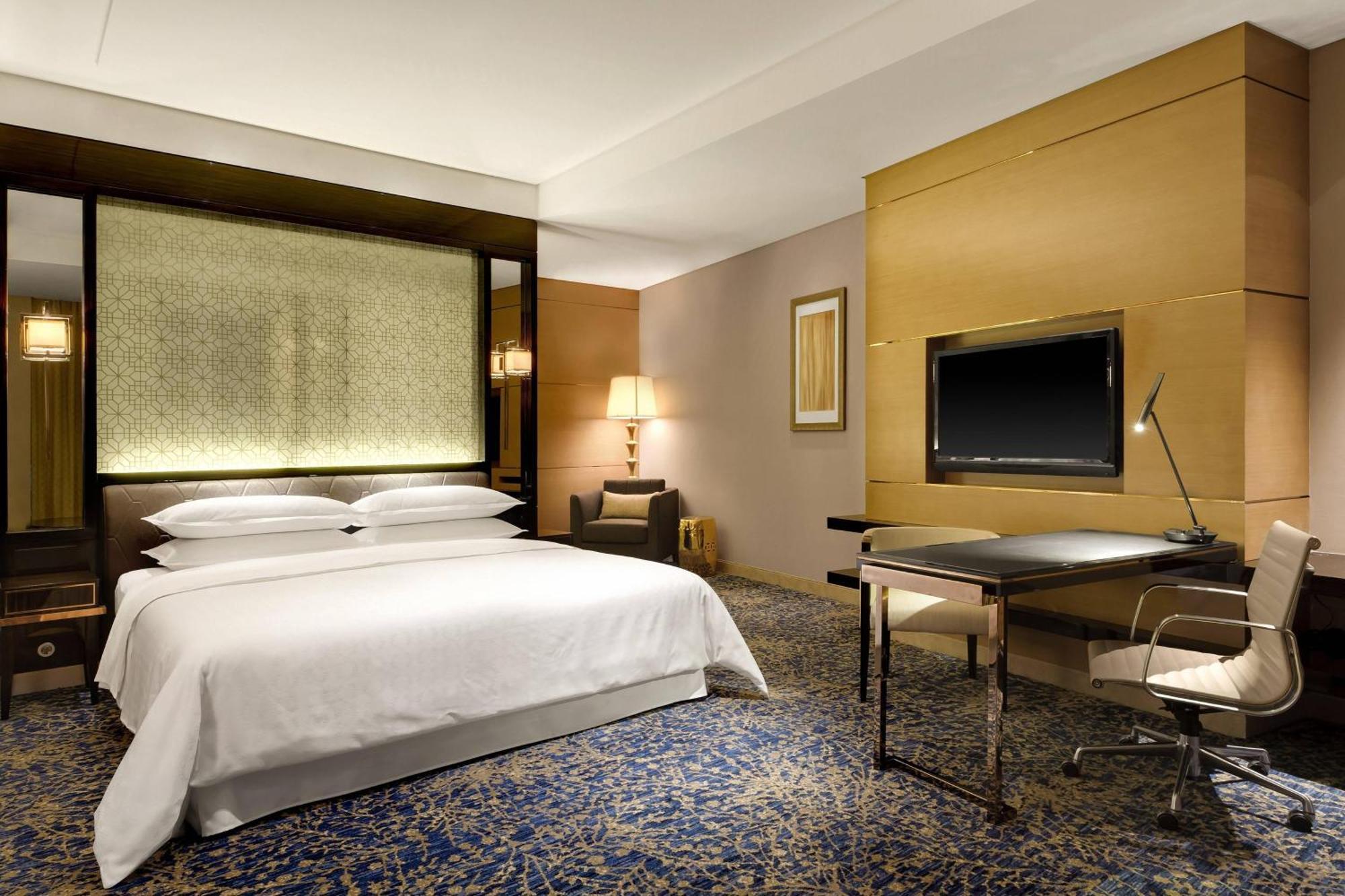 Sheraton Changchun Jingyuetan Hotel Exterior photo