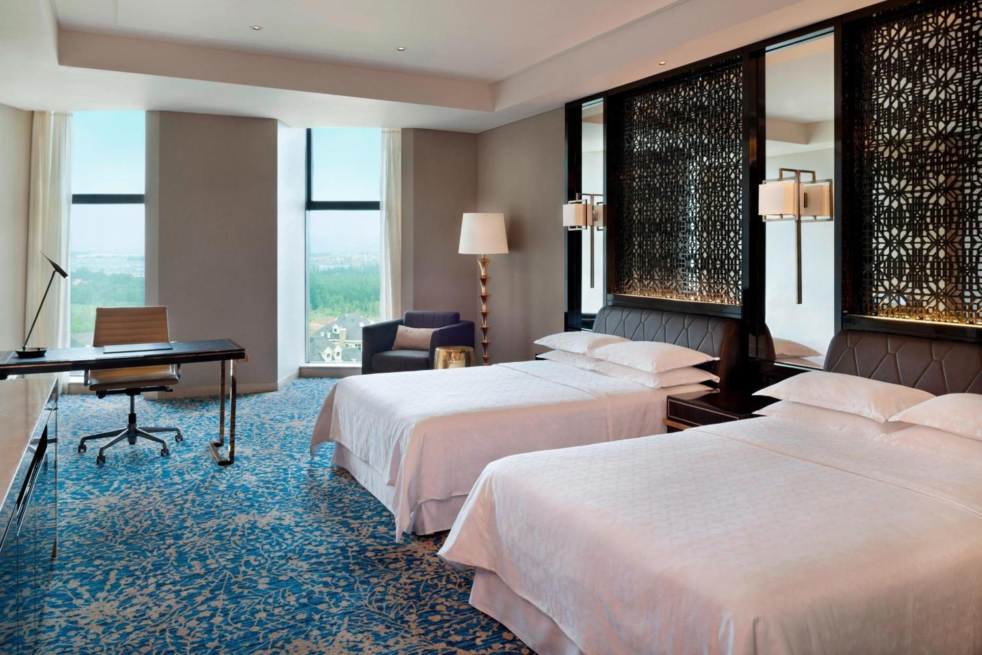 Sheraton Changchun Jingyuetan Hotel Exterior photo