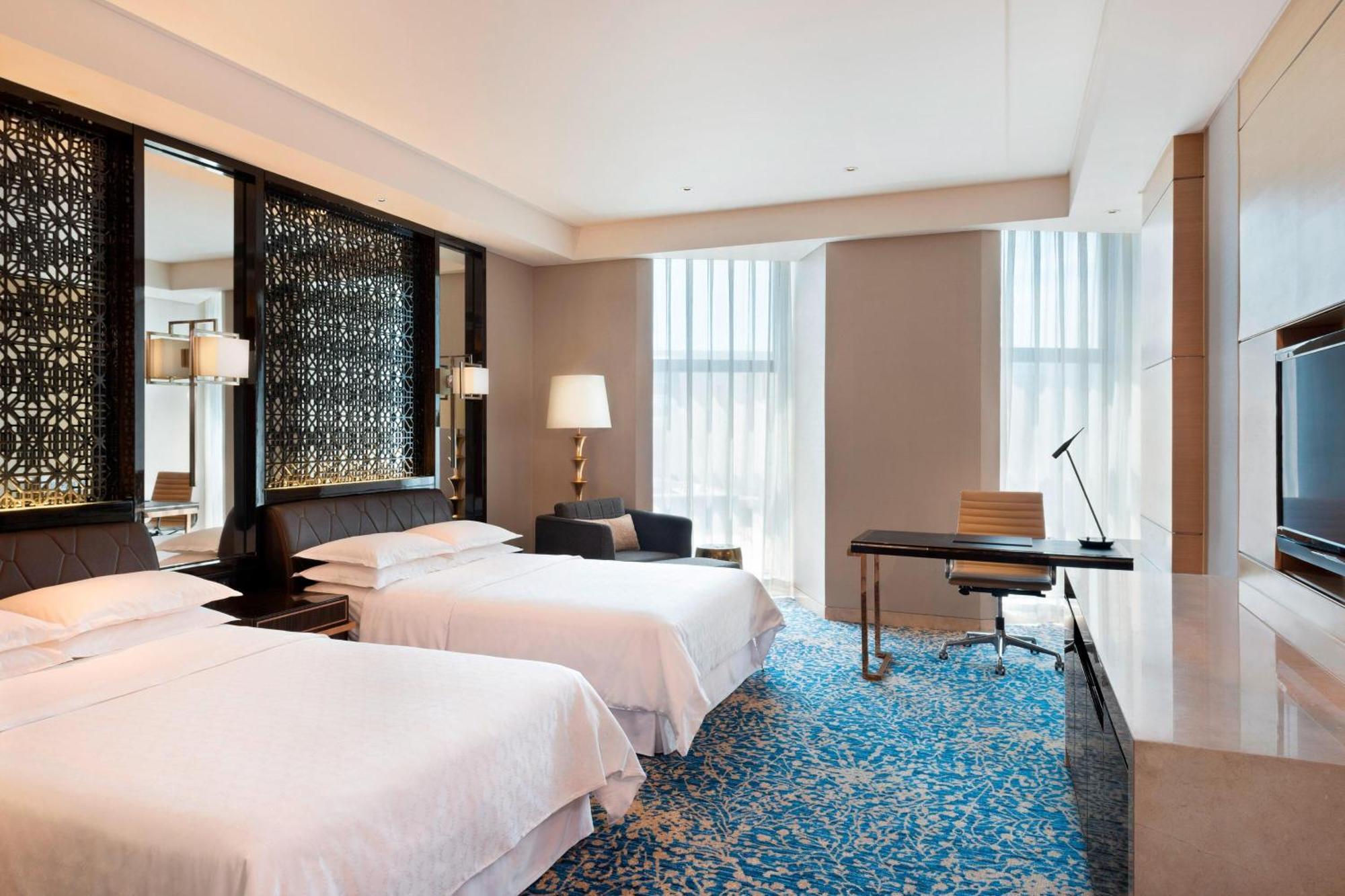 Sheraton Changchun Jingyuetan Hotel Exterior photo
