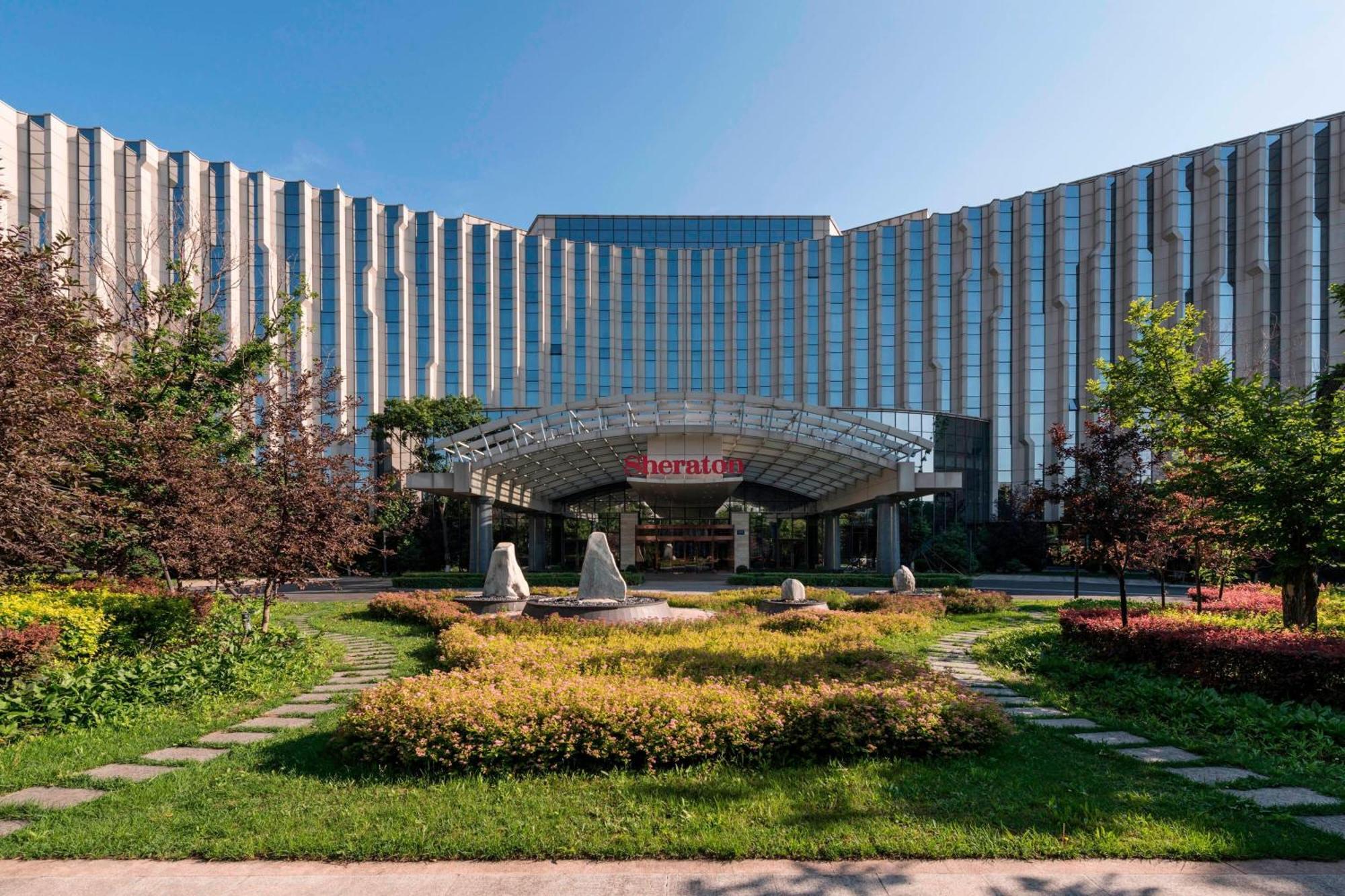 Sheraton Changchun Jingyuetan Hotel Exterior photo