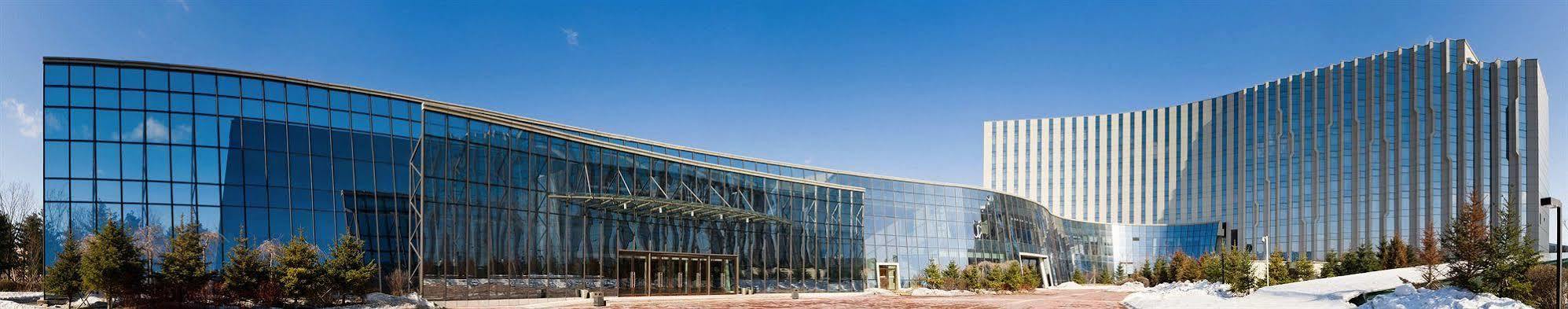 Sheraton Changchun Jingyuetan Hotel Exterior photo