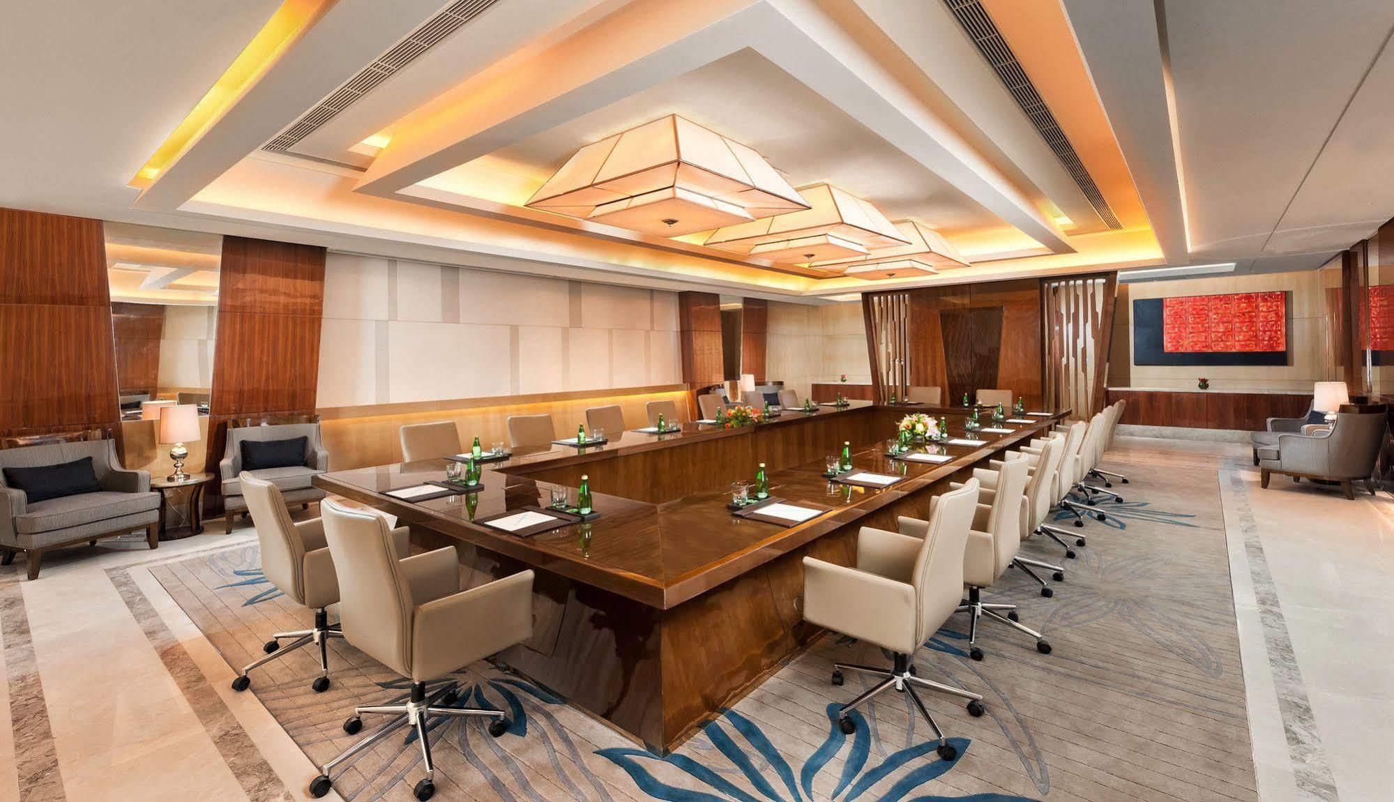 Sheraton Changchun Jingyuetan Hotel Exterior photo