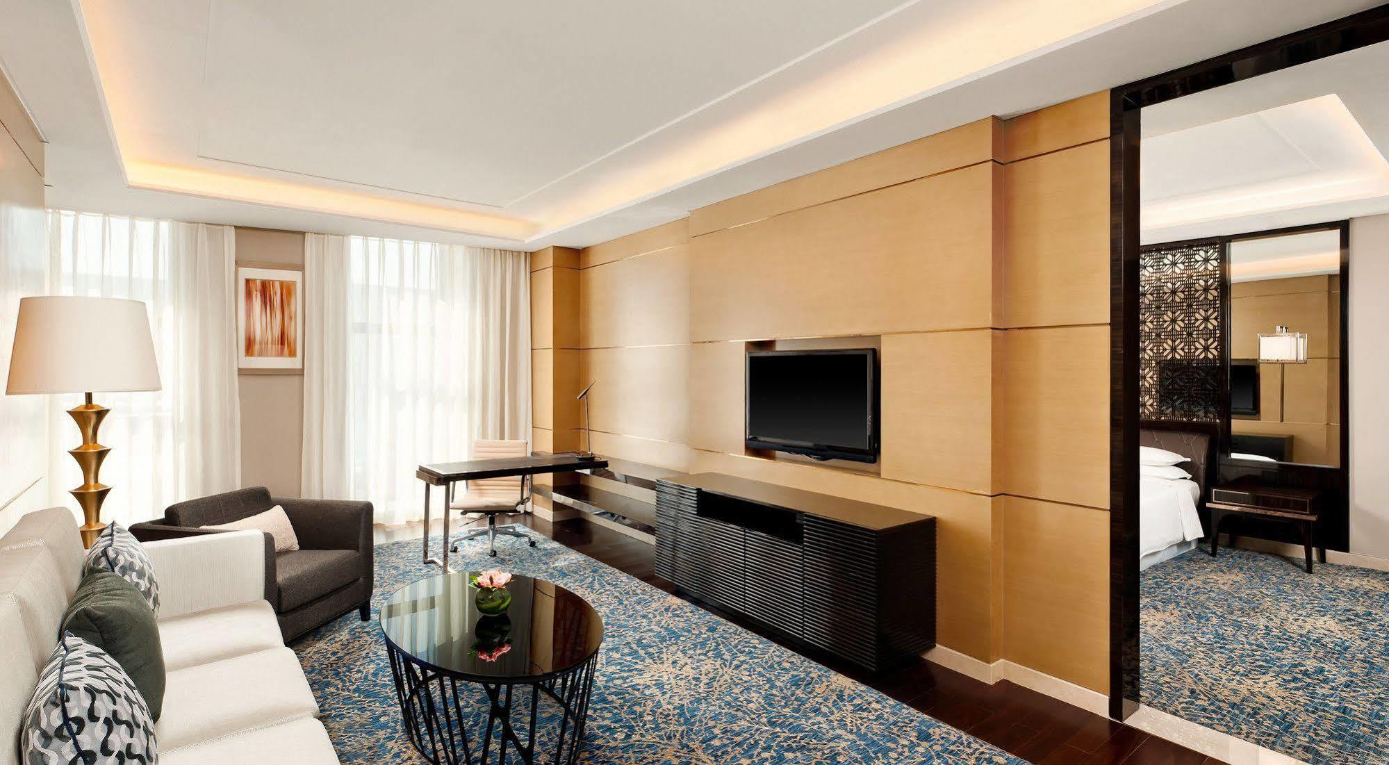 Sheraton Changchun Jingyuetan Hotel Exterior photo